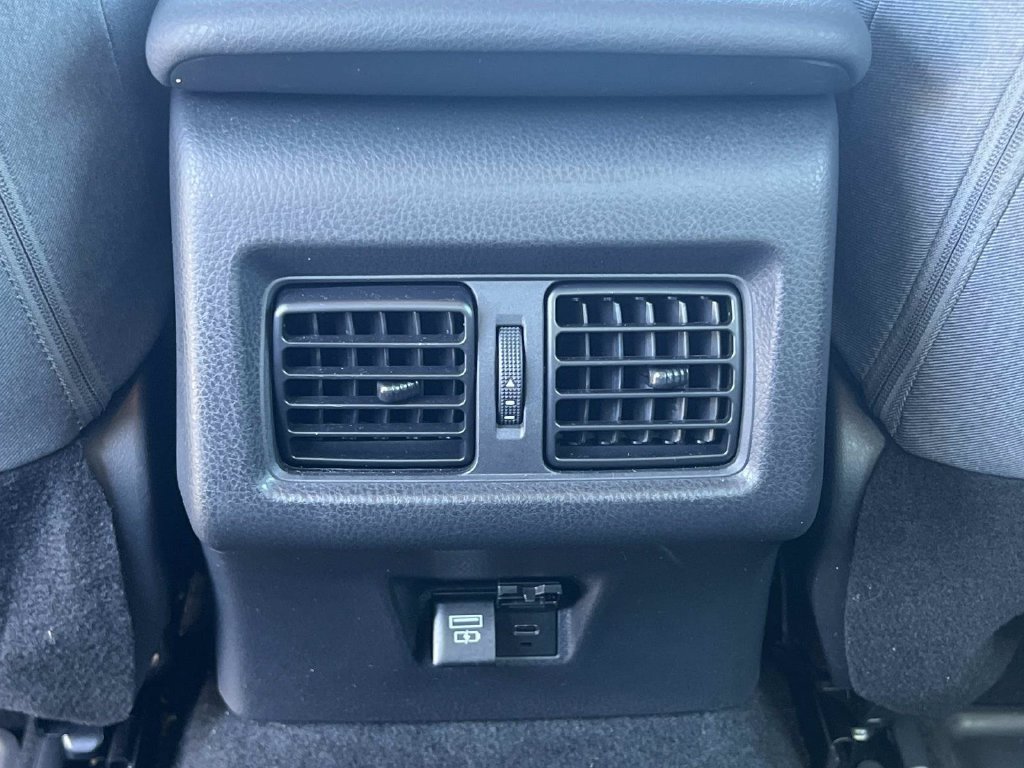 Used 2025 Toyota Camry LE w/ Convenience Package FWD image 17