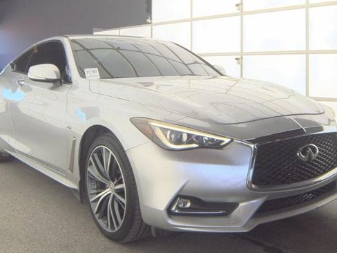 Used 2017 INFINITI Q60 2.0t w/ Premium Plus Package 2.0T RWD image 4