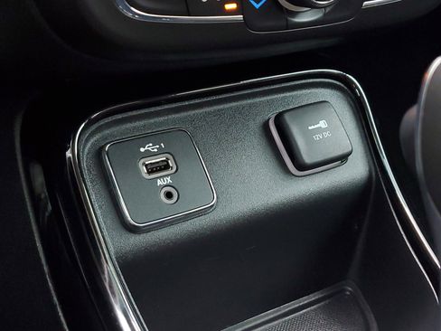 Used 2021 Jeep Compass Latitude FWD image 26
