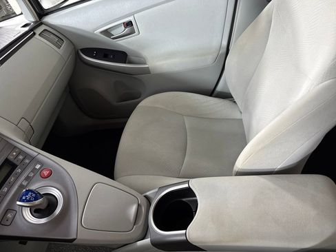 Used 2013 Toyota Prius Three image 16