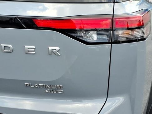 Used 2024 Nissan Pathfinder Platinum AWD/4WD image 10