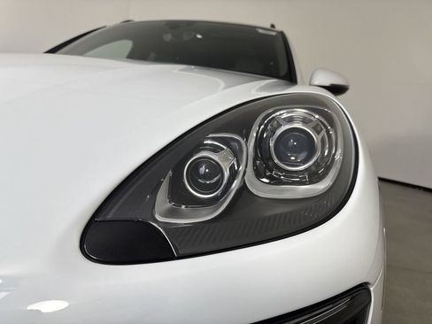 Used 2017 Porsche Macan AWD/4WD image 11