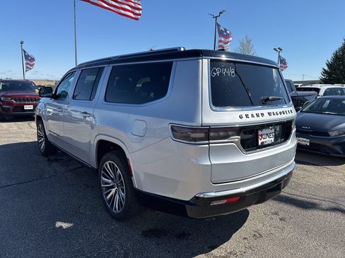 Used 2024 Jeep Grand Wagoneer L Series III AWD/4WD image 5