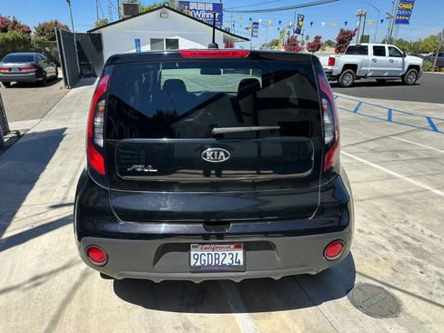 Used 2018 Kia Soul FWD image 8