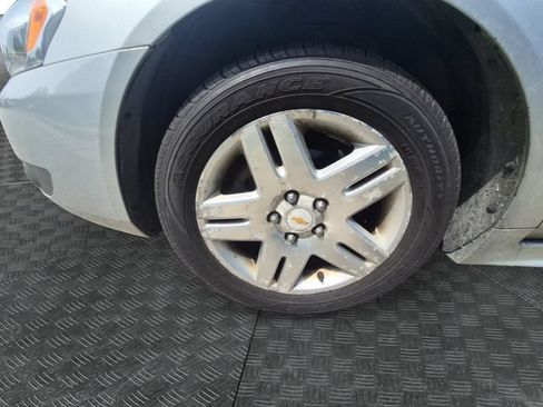 Used 2011 Chevrolet Impala LT w/ Luxury Edition Package FWD image 13