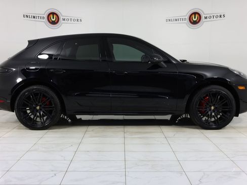 Used 2017 Porsche Macan GTS AWD/4WD image 2