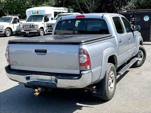 Used 2015 Toyota Tacoma 4x4 Double Cab w/ SR5 Package image 4