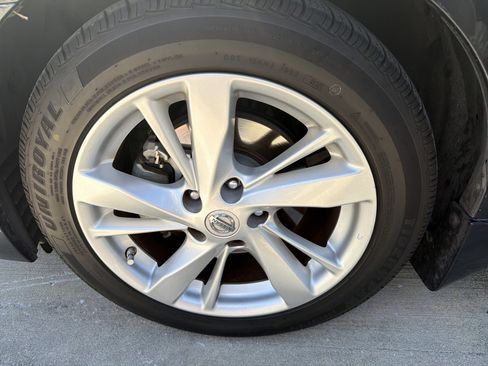 Used 2015 Nissan Altima 2.5 SV w/ Convenience Package image 4