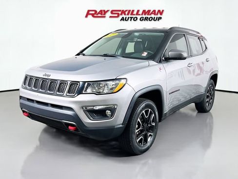 Used 2019 Jeep Compass Trailhawk AWD/4WD image 3