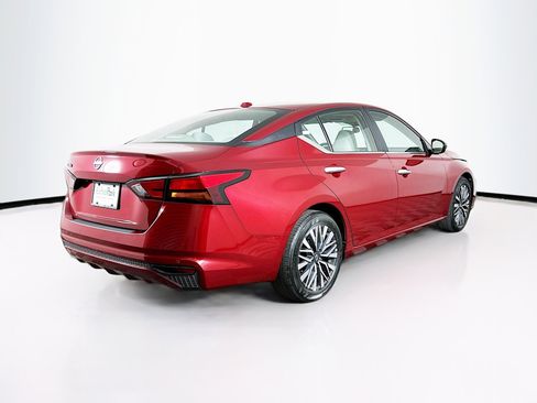 Used 2025 Nissan Altima 2.5 SV image 9