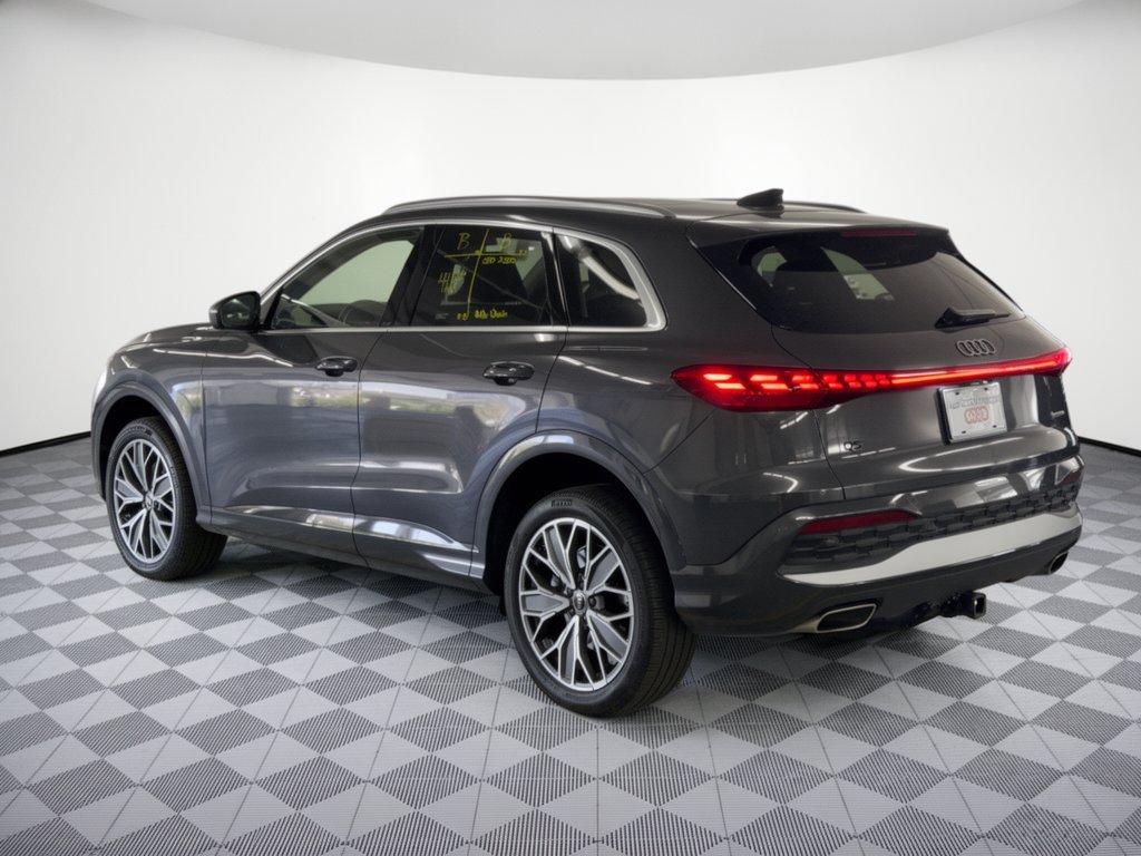 Used 2025 Audi Q5 Premium Plus w/ Premium Plus AWD/4WD image 3