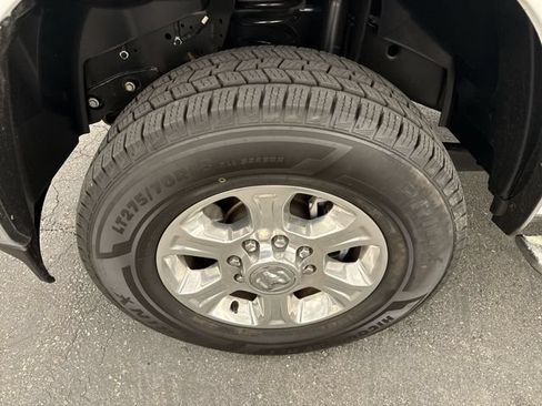 Used 2024 RAM 2500 Big Horn AWD/4WD image 10