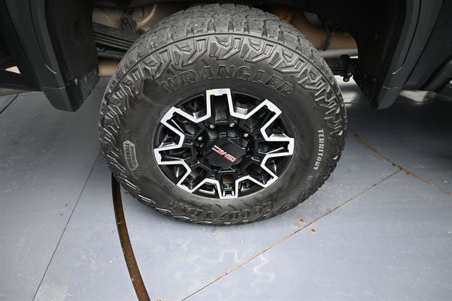 Used 2024 GMC Sierra 2500 AT4X AWD/4WD image 27