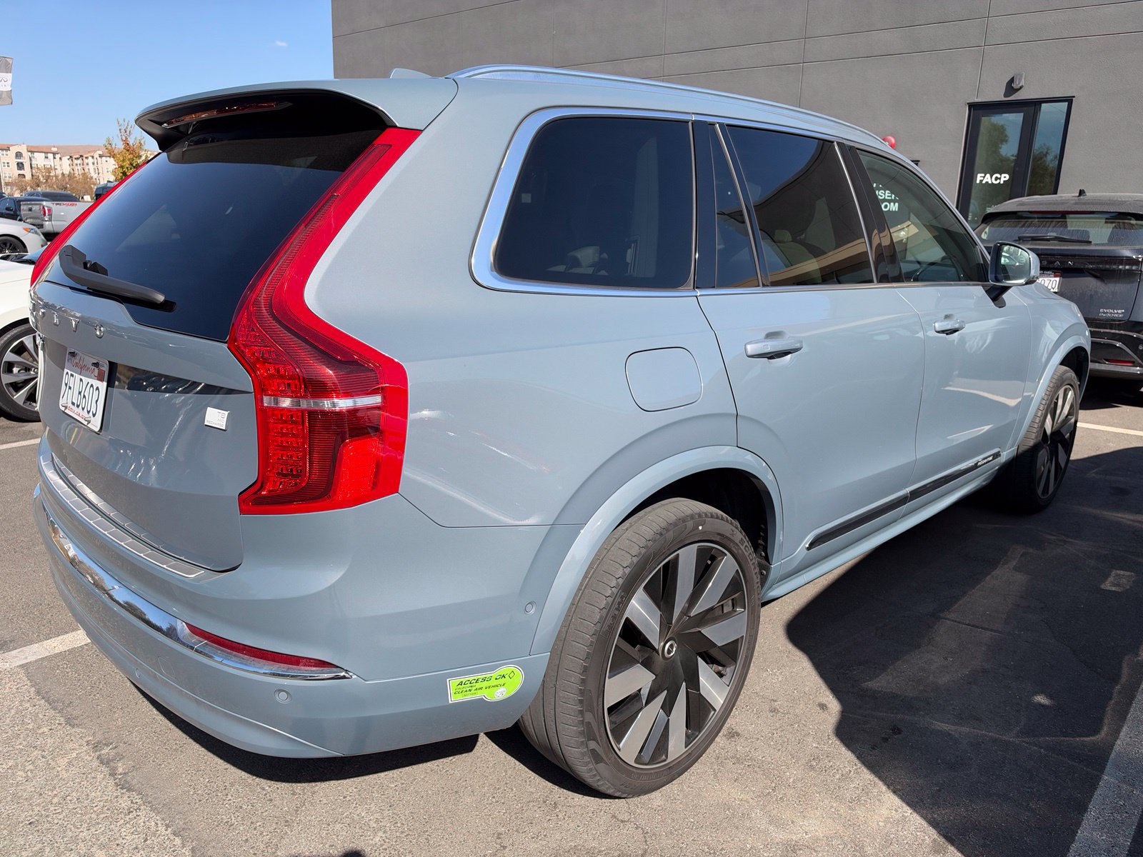 Used 2023 Volvo XC90 T8 Ultimate AWD/4WD image 3
