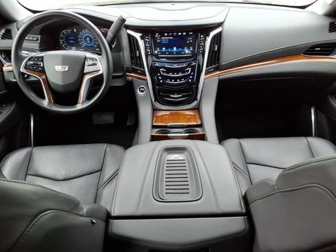 Used 2020 Cadillac Escalade Luxury AWD/4WD image 14