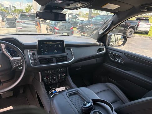 Used 2024 Chevrolet Suburban LT RWD image 12