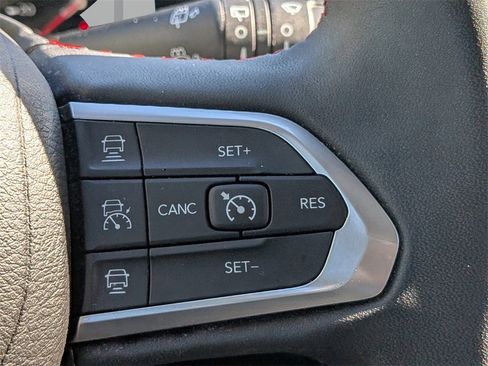 Used 2022 Jeep Compass Trailhawk image 25