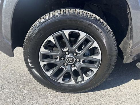 Used 2022 Toyota Tundra Limited image 10