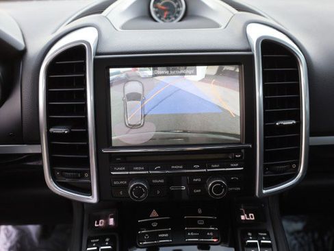 Used 2013 Porsche Cayenne Diesel AWD/4WD image 36