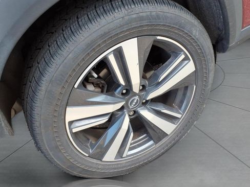 Used 2023 Nissan Rogue Platinum image 5