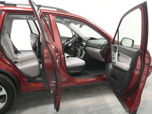Used 2017 Subaru Forester 2.5i Premium AWD/4WD image 28