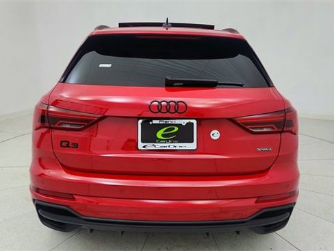 Used 2023 Audi Q3 2.0T Premium Plus w/ Premium Plus Package image 5