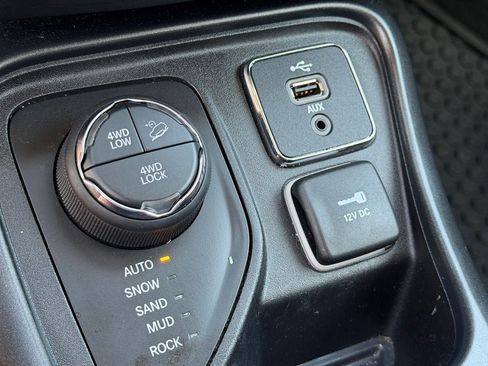 Used 2018 Jeep Compass Trailhawk w/ Leather Interior Group AWD/4WD image 23