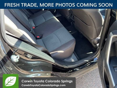 Used 2025 Toyota RAV4 XLE AWD/4WD image 11