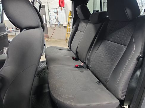 Used 2016 Toyota Tacoma TRD Sport w/ Towing Package image 14