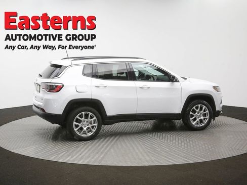 Used 2022 Jeep Compass Latitude AWD/4WD image 41