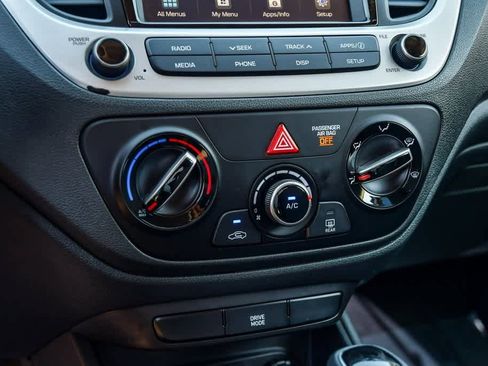 Used 2022 Hyundai Accent SEL image 22