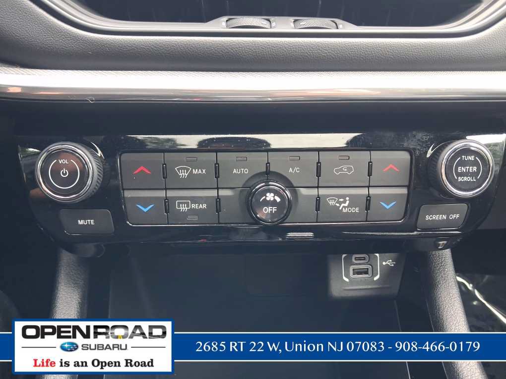 Used 2024 Jeep Compass Limited w/ High Altitude Package AWD/4WD image 31