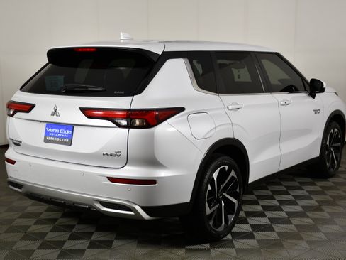 Used 2024 Mitsubishi Outlander SE AWD/4WD image 4