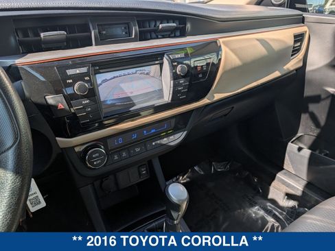 Used 2016 Toyota Corolla LE FWD image 29