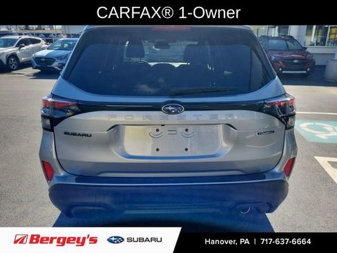 Used 2025 Subaru Forester Touring image 3