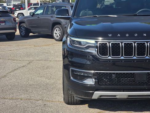 Certified 2024 Jeep Wagoneer L Series II RWD image 3