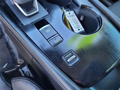 Used 2024 Nissan Rogue Platinum w/ Platinum Premium Package image 17