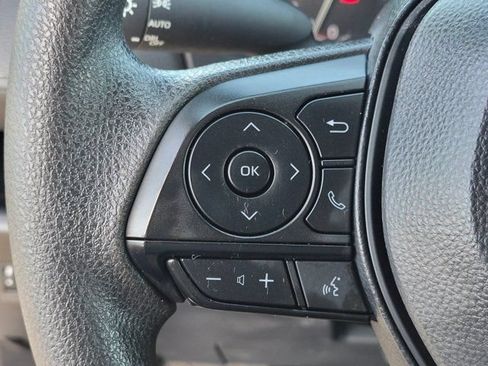 Used 2025 Toyota RAV4 XLE FWD image 22
