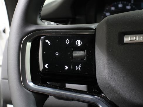 Used 2024 Land Rover Discovery Sport S image 9