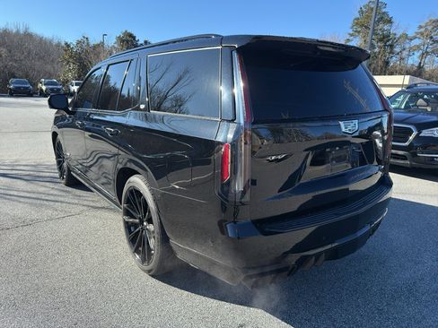 Used 2023 Cadillac Escalade V image 7