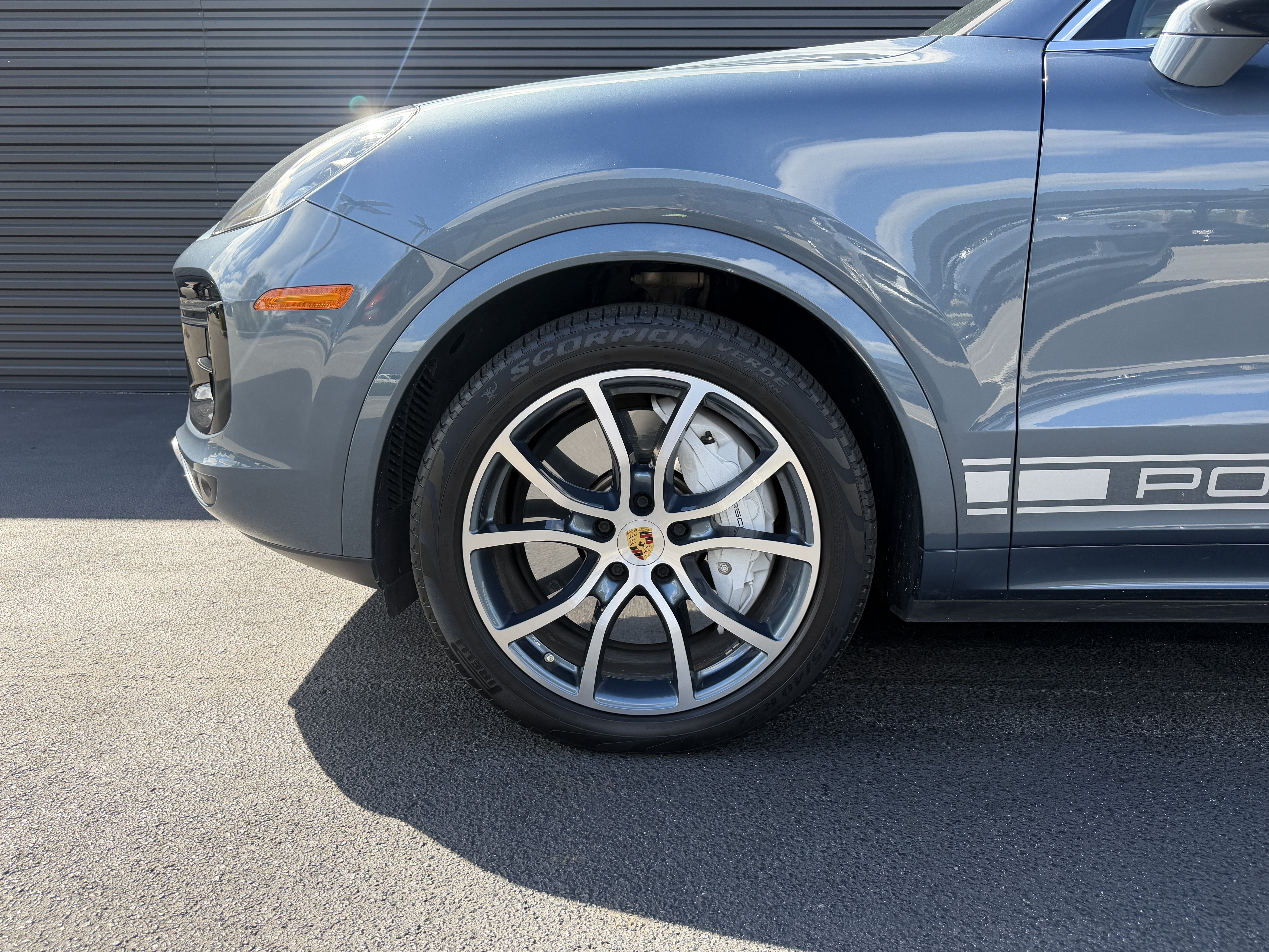 Used 2020 Porsche Cayenne Turbo AWD/4WD image 26