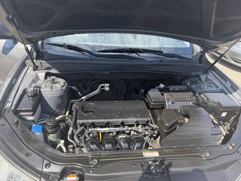 Used 2010 Hyundai Santa Fe GLS FWD image 23