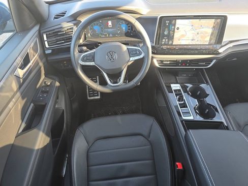 New 2024 Volkswagen Atlas Cross Sport SEL R-Line AWD/4WD image 3