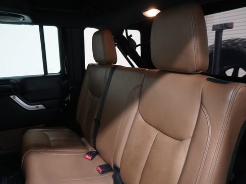 Used 2013 Jeep Wrangler Unlimited Rubicon w/ Connectivity Group image 14