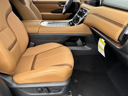 New 2026 Nissan Armada SL w/ Captain's Chari Seat Package AWD/4WD image 21