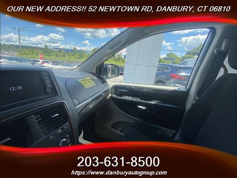 Used 2019 Dodge Grand Caravan SE FWD image 18