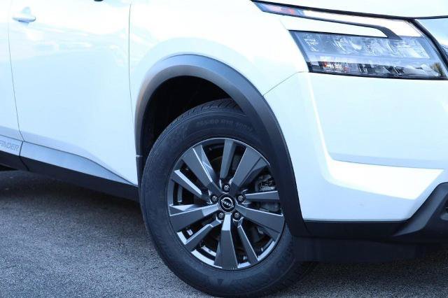 Certified 2025 Nissan Pathfinder SV AWD/4WD image 3