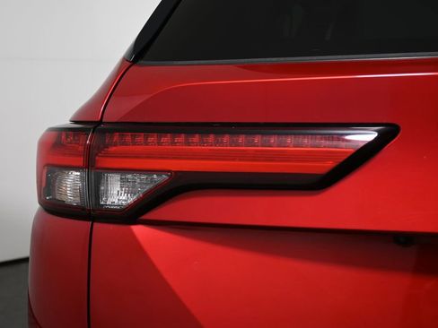 Used 2022 Mitsubishi Outlander SEL image 12