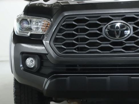 Certified 2023 Toyota Tacoma TRD Off-Road AWD/4WD image 6