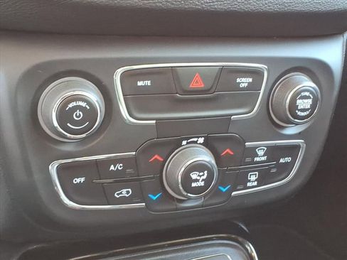 Used 2019 Jeep Compass Limited image 21